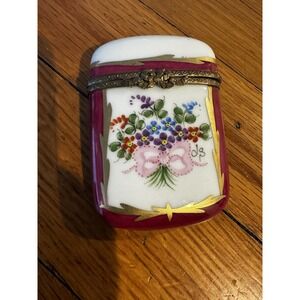 Limoges Red‎ Floral Paint Mein Trinket Treasure Box Bow Closure Flowers